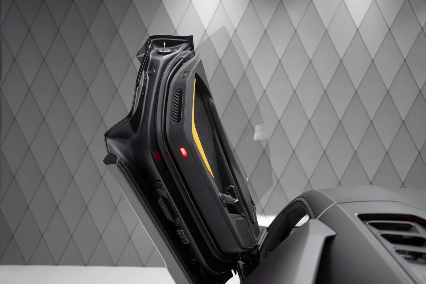 2026 Lamborghini Revuelto offered by a supercar dealer in Schenefeld, Germany, photo 13 of 25