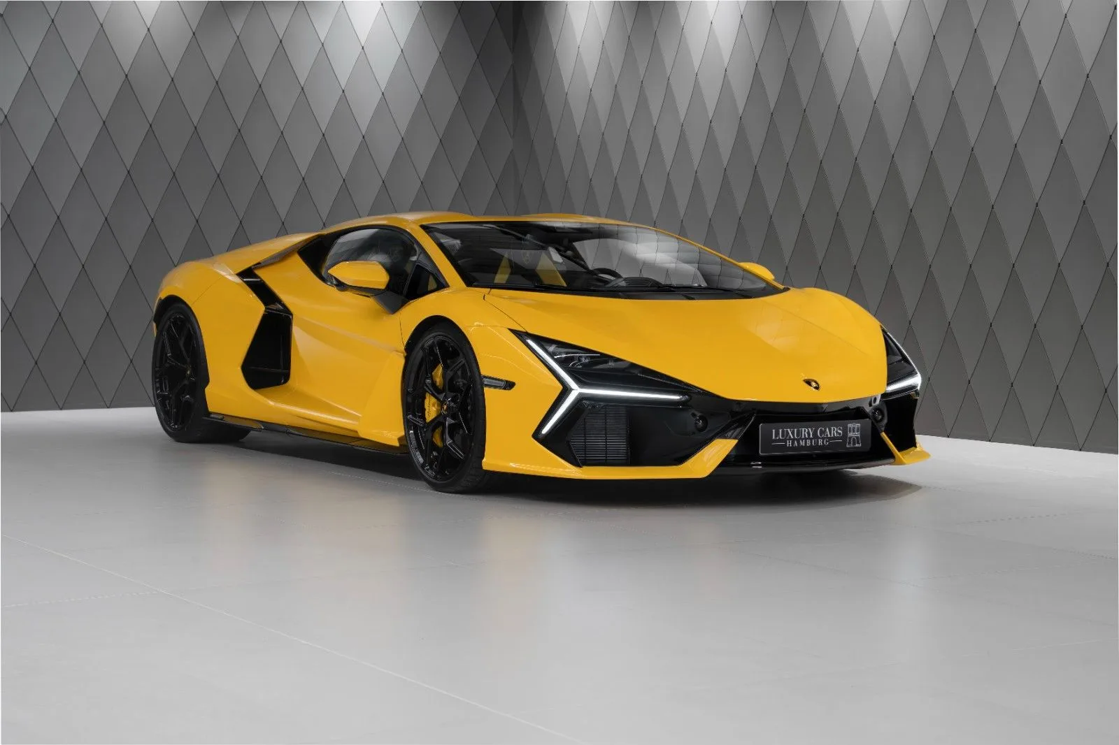 2026 Lamborghini Revuelto proposée par un spécialiste de la supercar à Schenefeld, Allemagne, photo principale