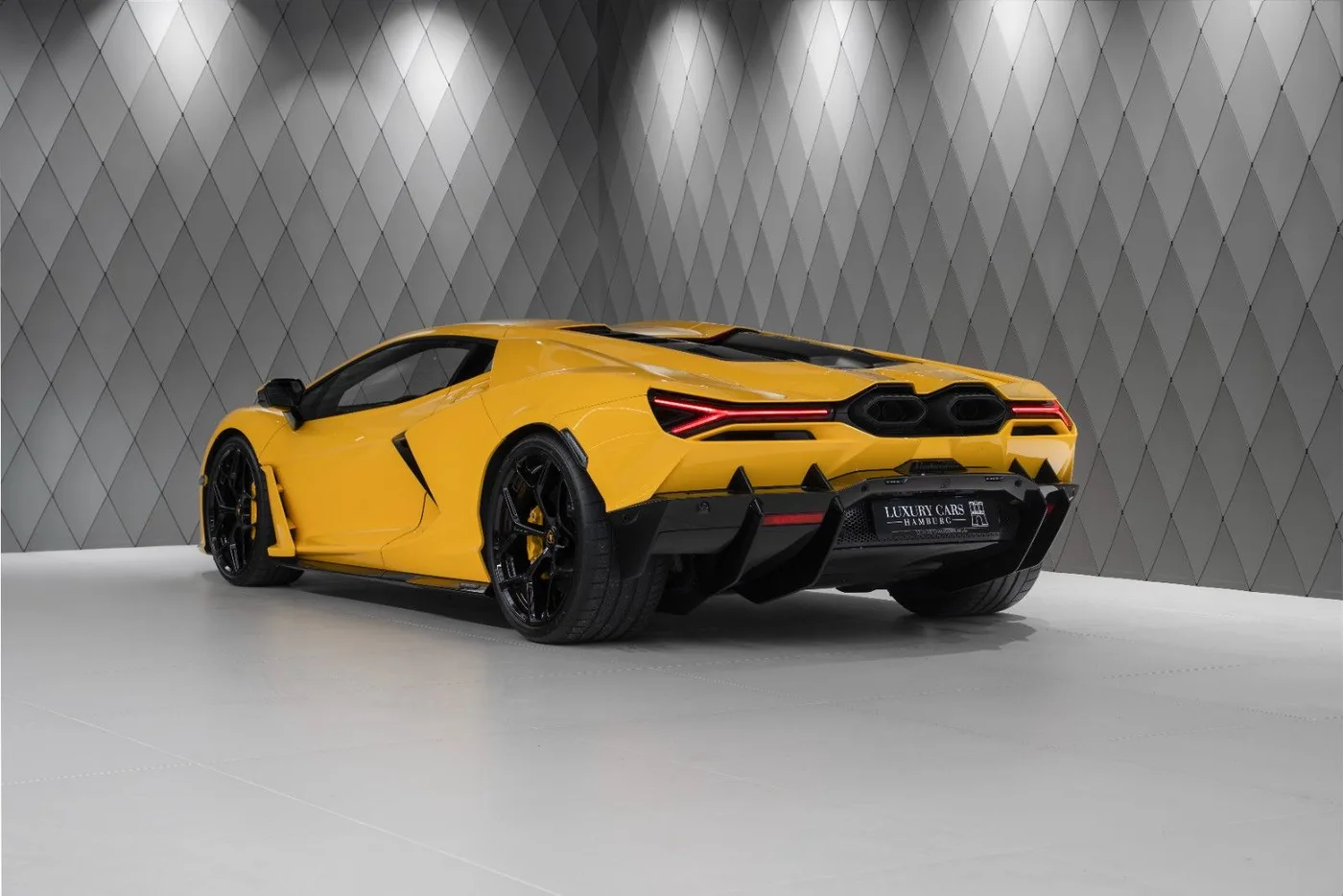 2026 Lamborghini Revuelto proposée par un spécialiste de la supercar à Schenefeld, Allemagne, photo 5 sur 25