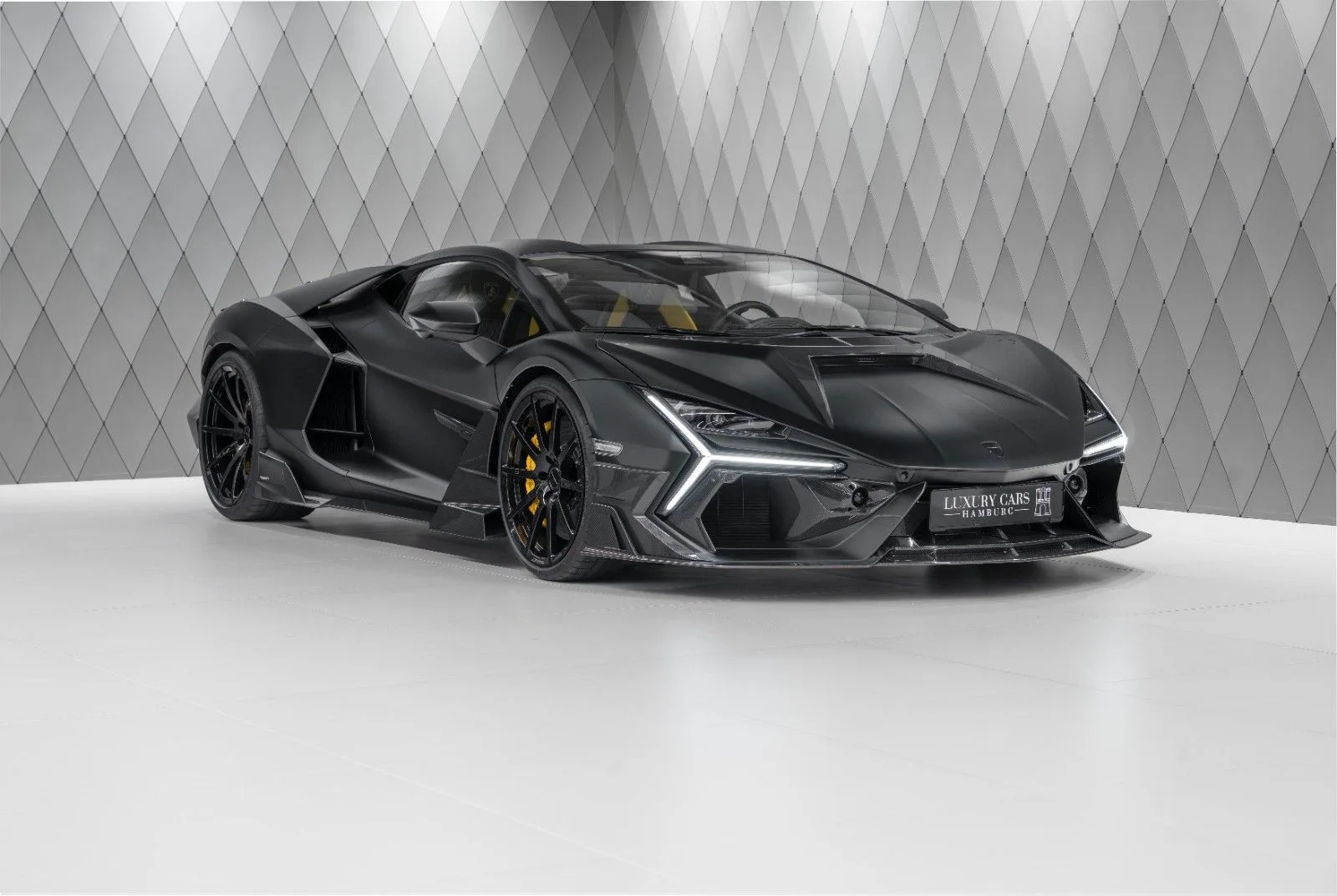 2026 Lamborghini Revuelto proposée par un spécialiste de la supercar à Schenefeld, Allemagne, photo principale