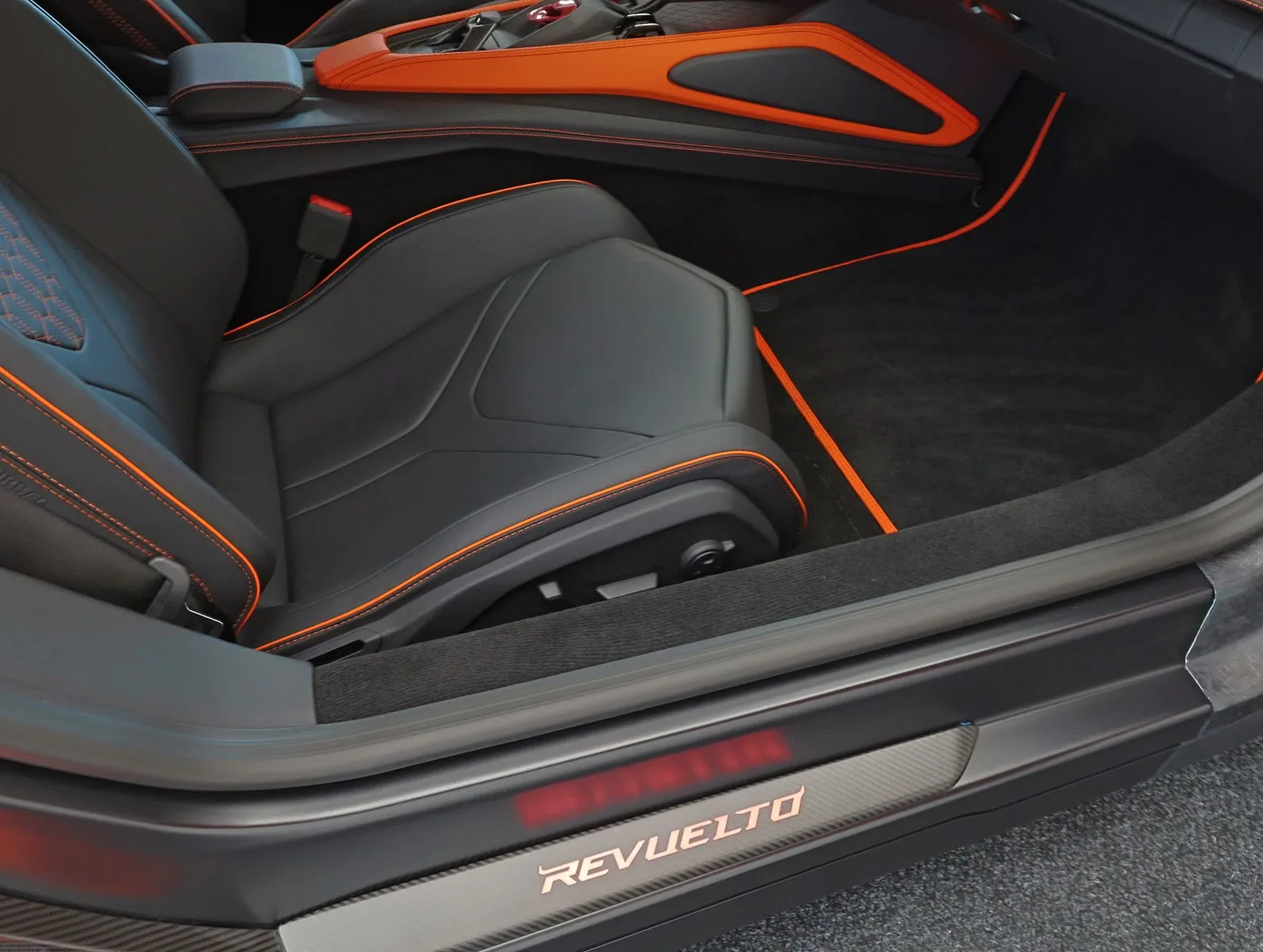 2026 Lamborghini Revuelto, 13/25