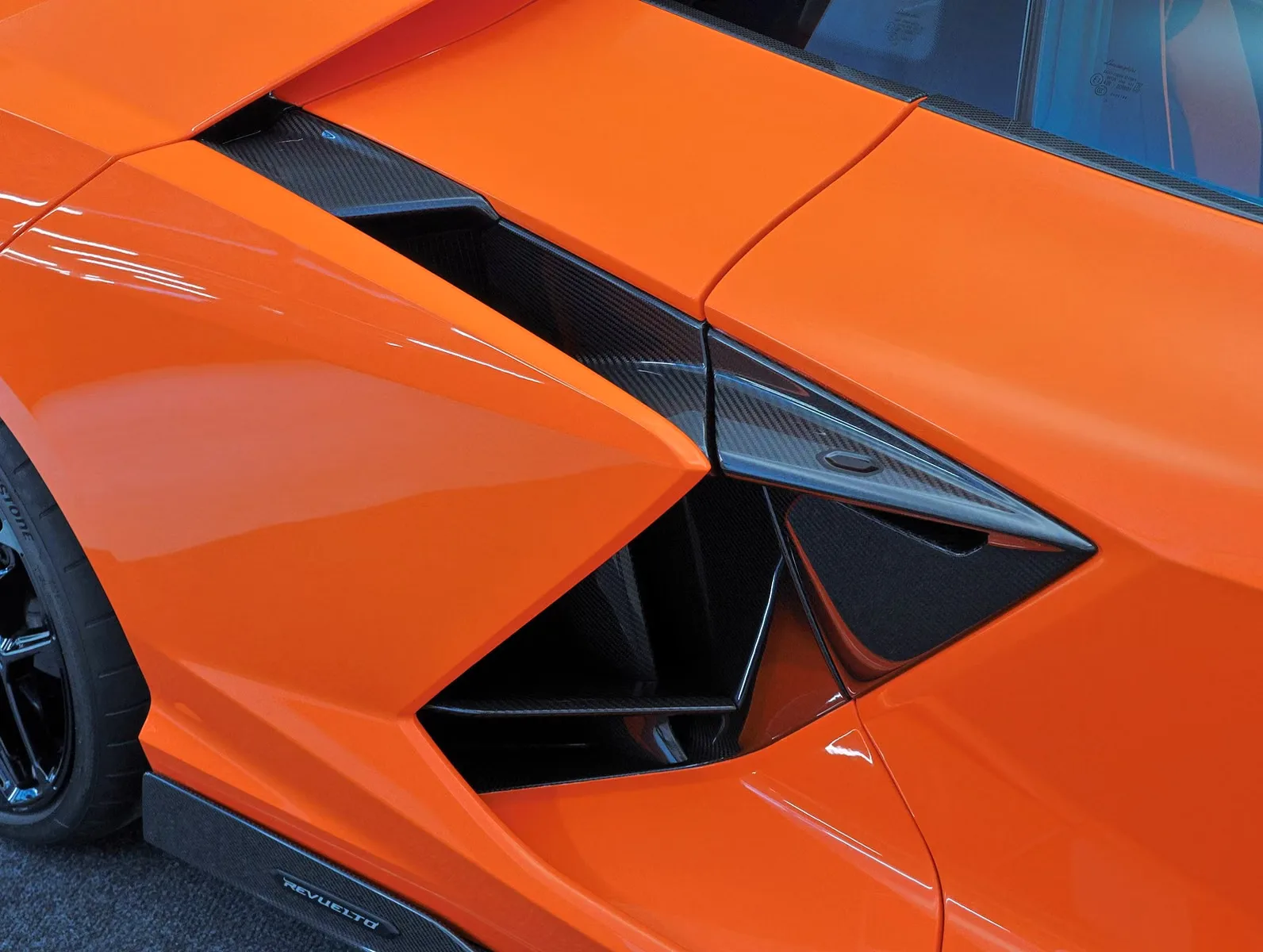 2026 Lamborghini Revuelto, 22/25