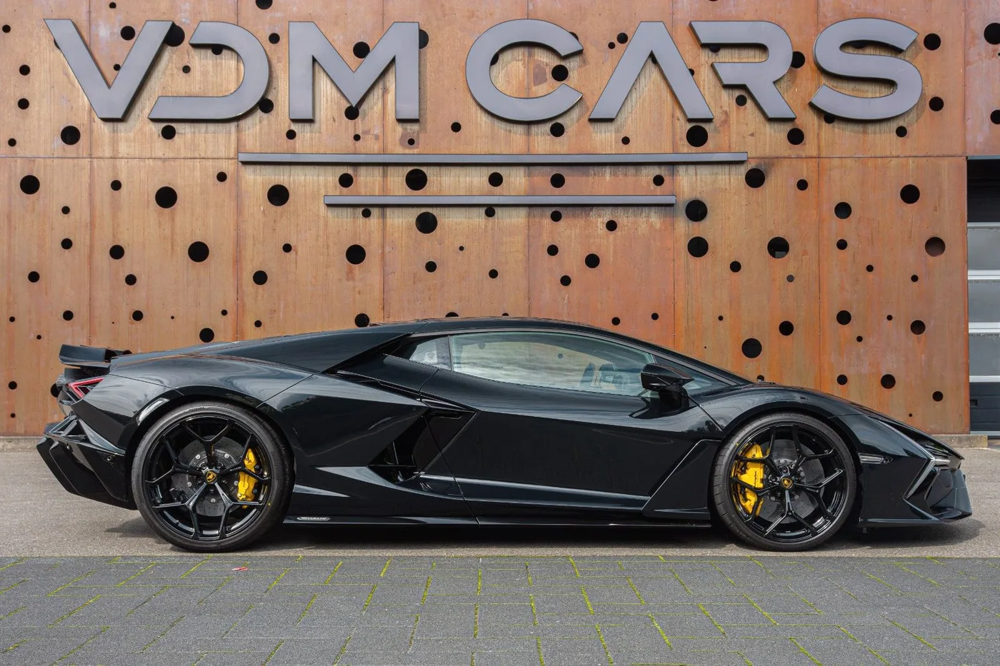 2026 Lamborghini Revuelto proposée par un spécialiste de la supercar à Gronau, Allemagne, photo 9 sur 25