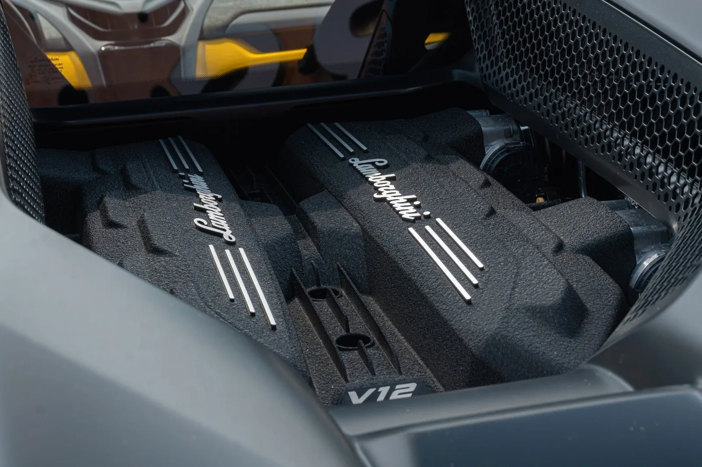 2026 Lamborghini Revuelto proposée par un spécialiste de la supercar à Gronau, Allemagne, photo 12 sur 25