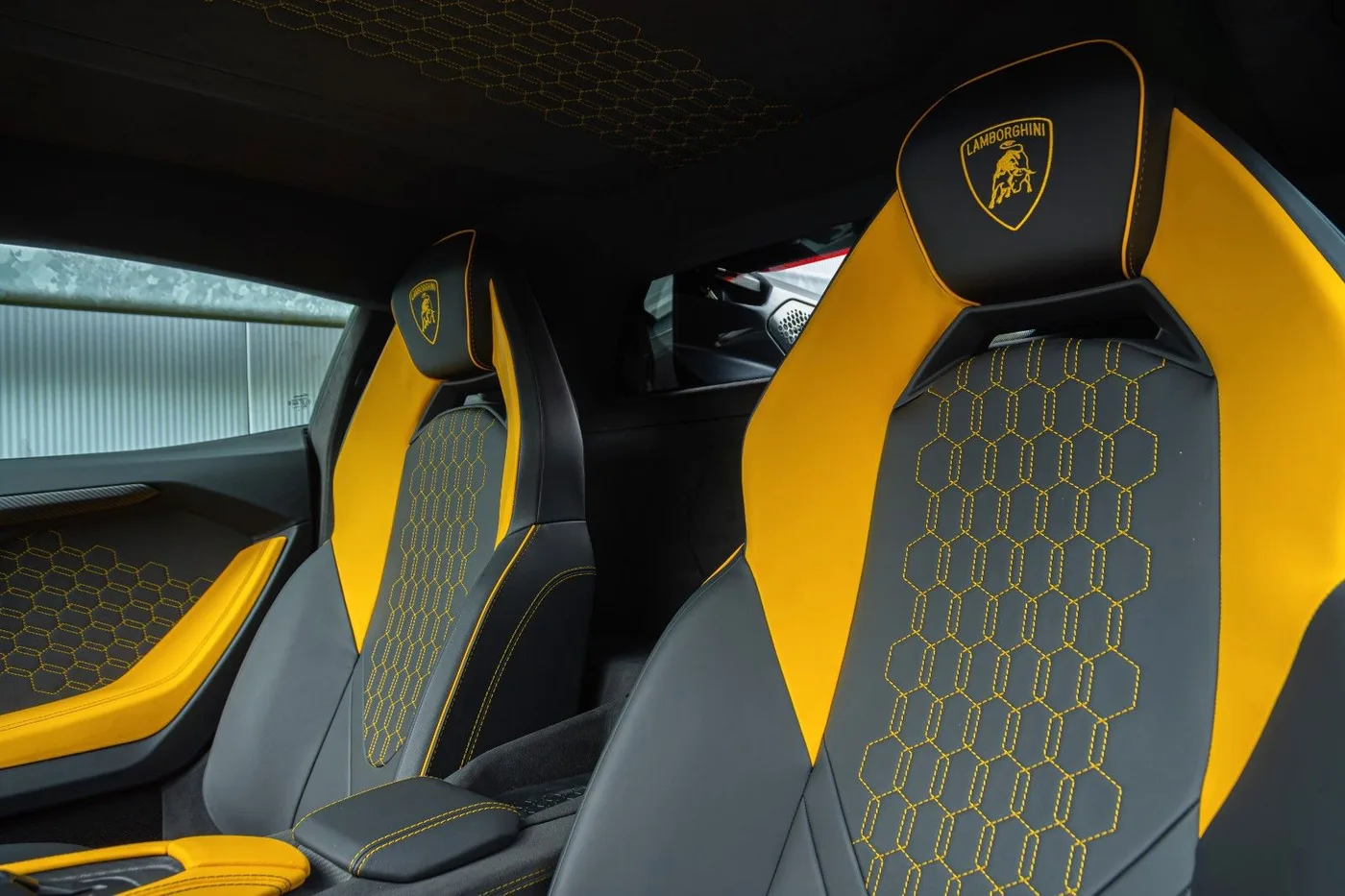 2026 Lamborghini Revuelto proposée par un spécialiste de la supercar à Gronau, Allemagne, photo 18 sur 25