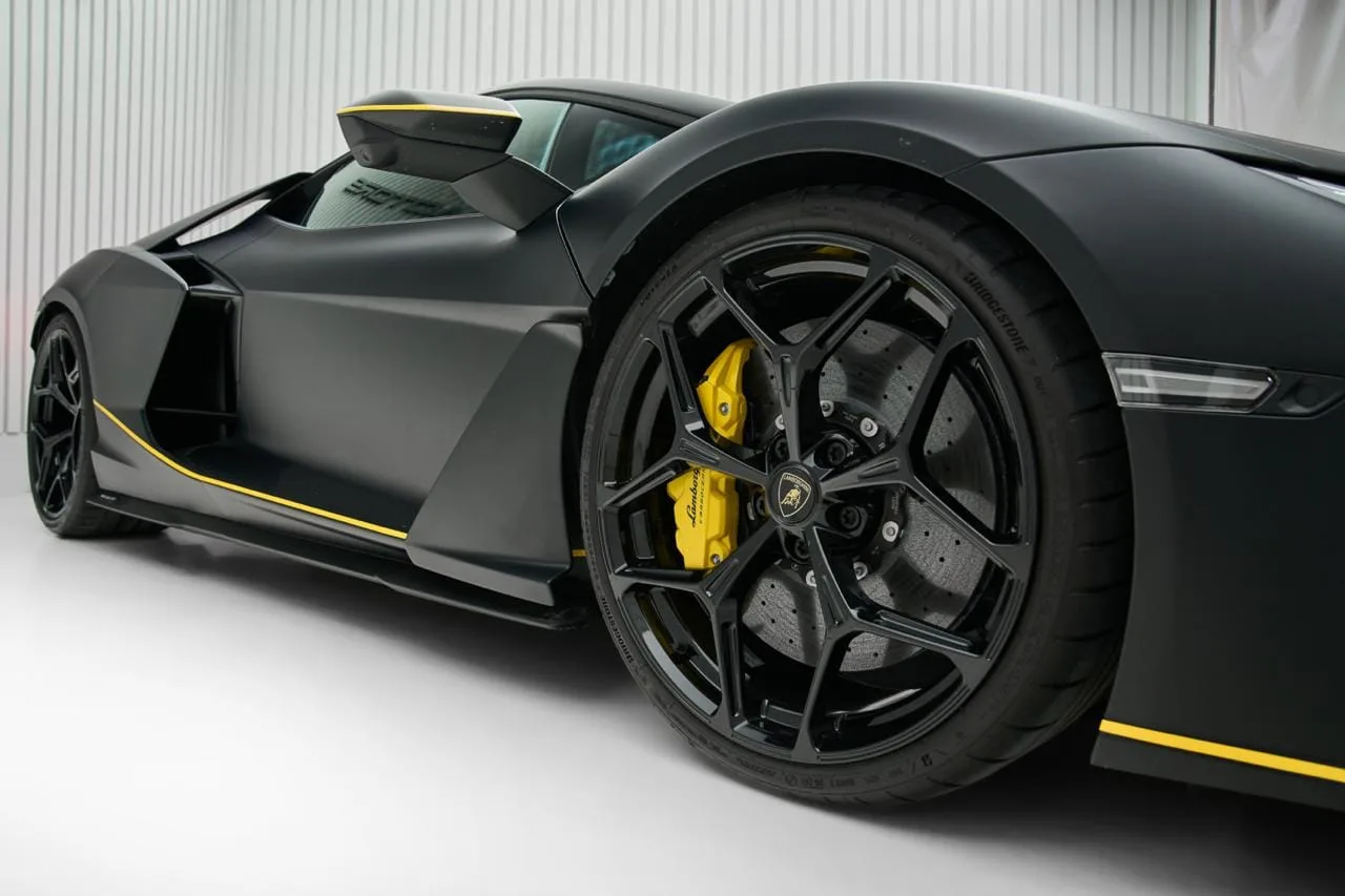 2026 Lamborghini Revuelto, 10/14