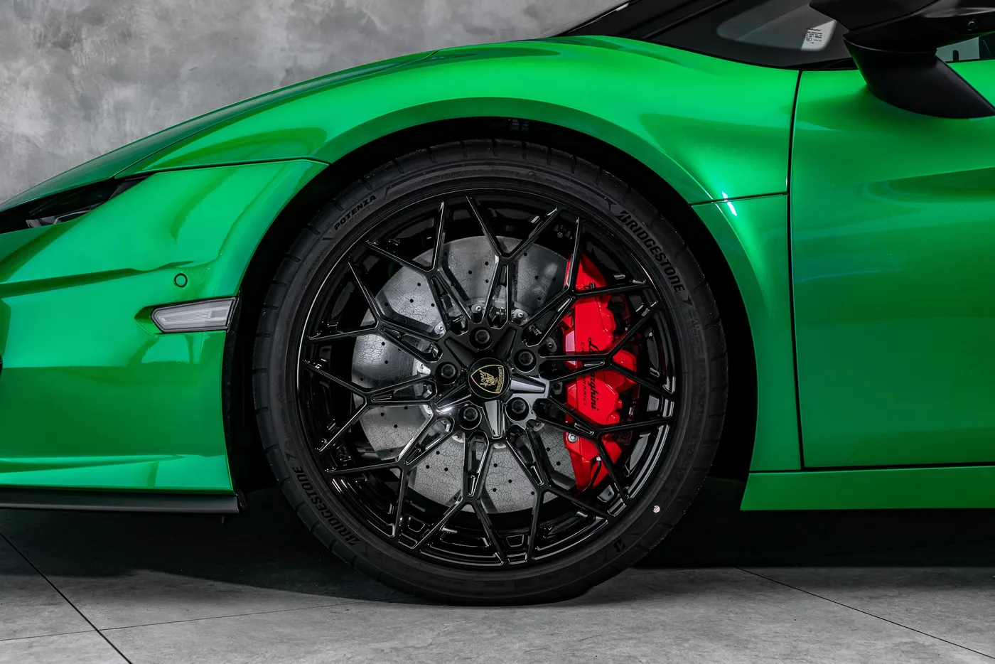 2026 Lamborghini Temerario offered by a specialist dealer in Ostrava, Czechia, photo 7 of 15