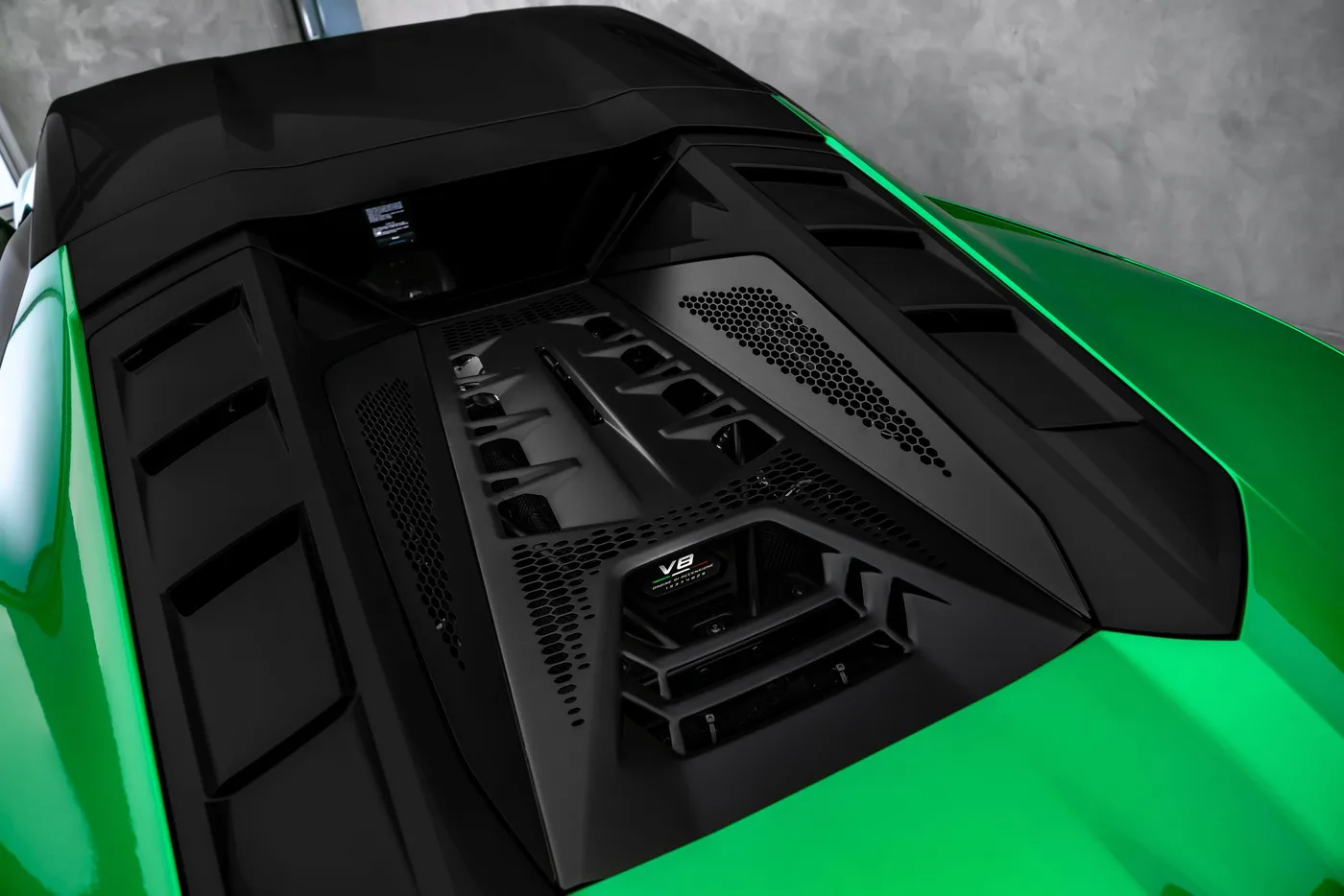 2026 Lamborghini Temerario offered by a specialist dealer in Ostrava, Czechia, photo 11 of 15