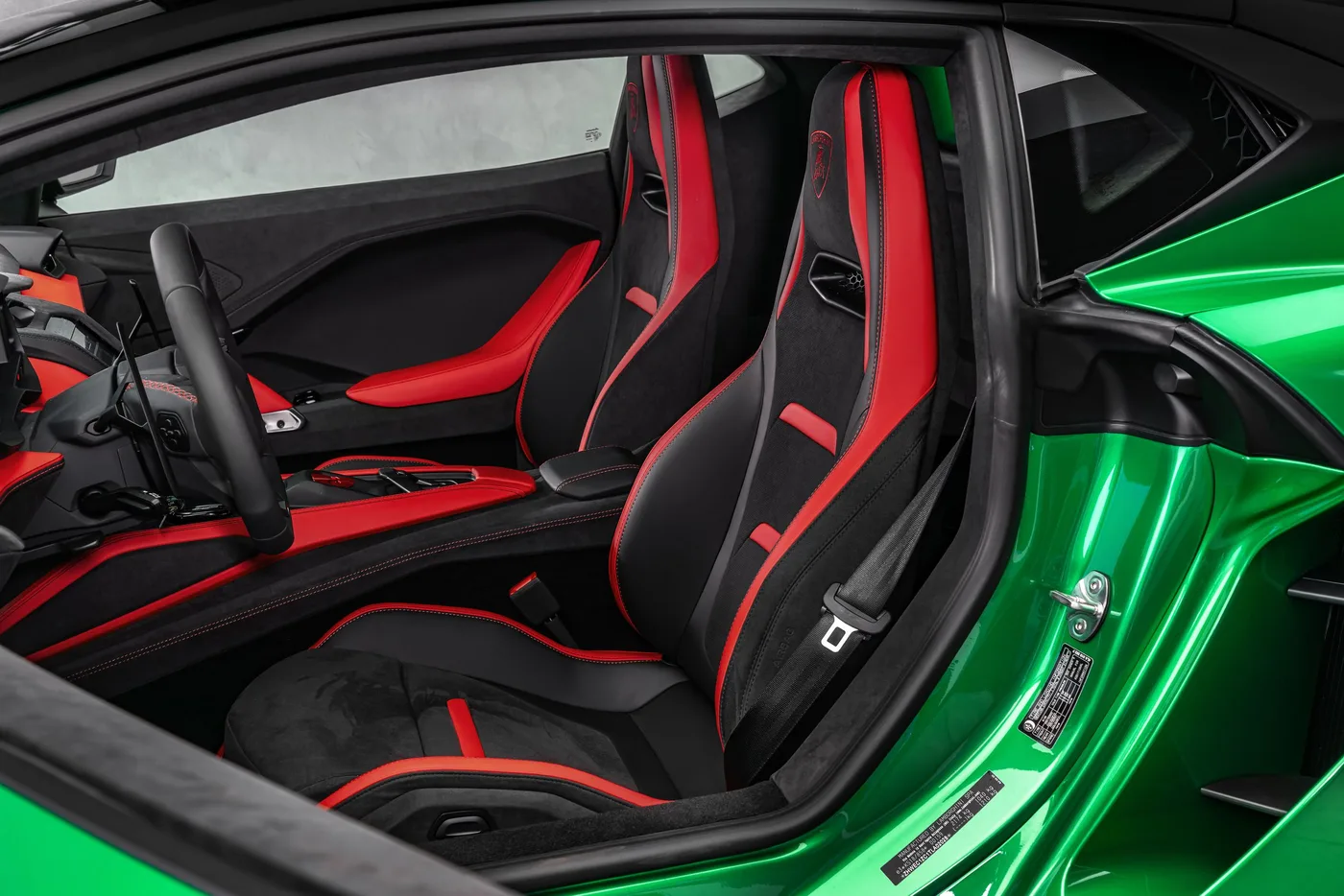 2026 Lamborghini Temerario offered by a specialist dealer in Ostrava, Czechia, photo 15 of 15