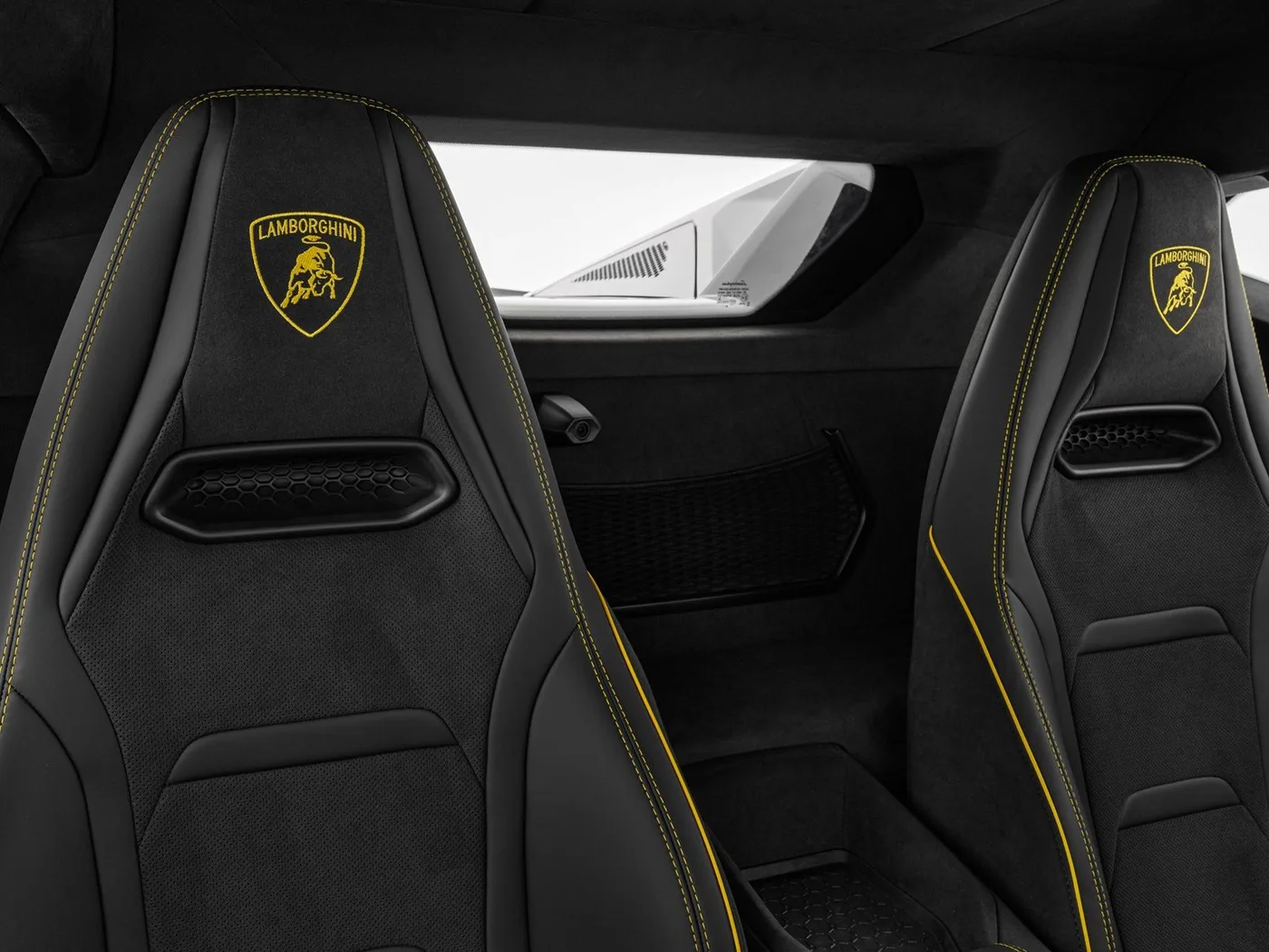 2026 Lamborghini Temerario offered by a specialist dealer in Böblingen, Germany, photo 12 of 15