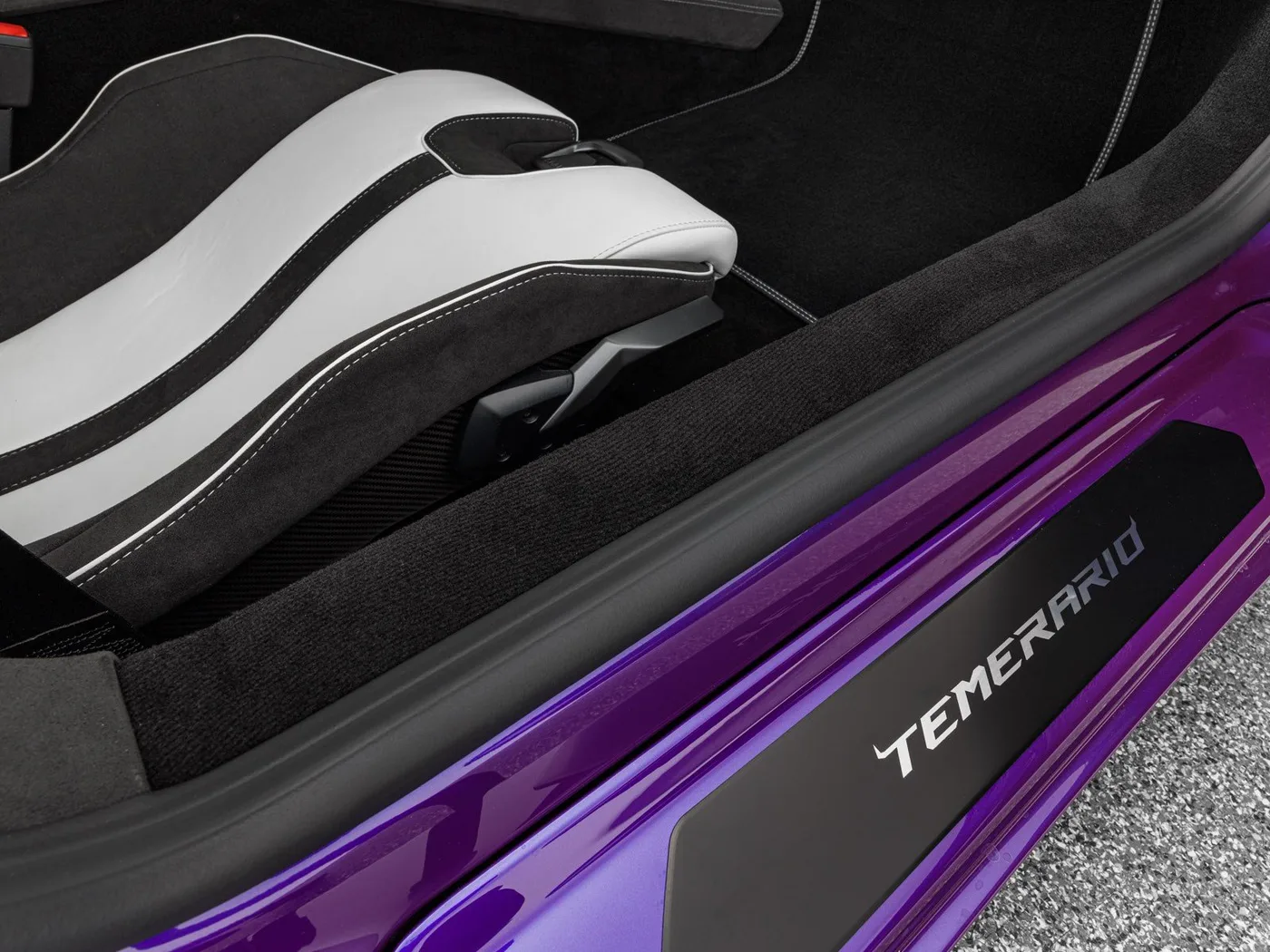 2026 Lamborghini Temerario offered by a specialist dealer in Böblingen, Germany, photo 14 of 25