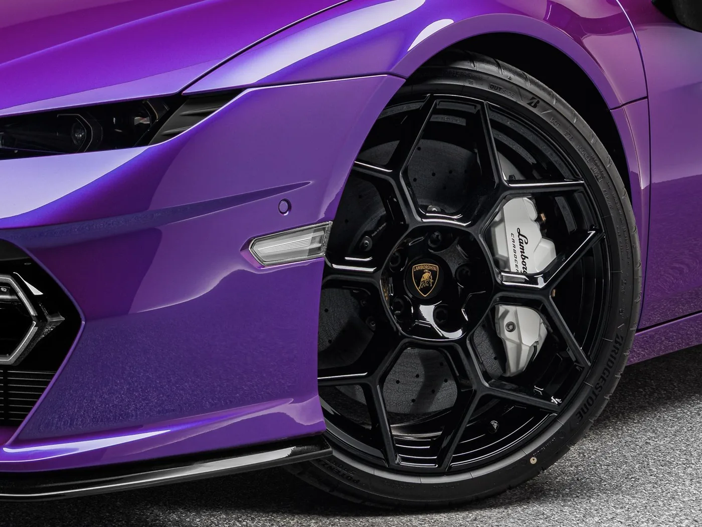 2026 Lamborghini Temerario offered by a specialist dealer in Böblingen, Germany, photo 18 of 25