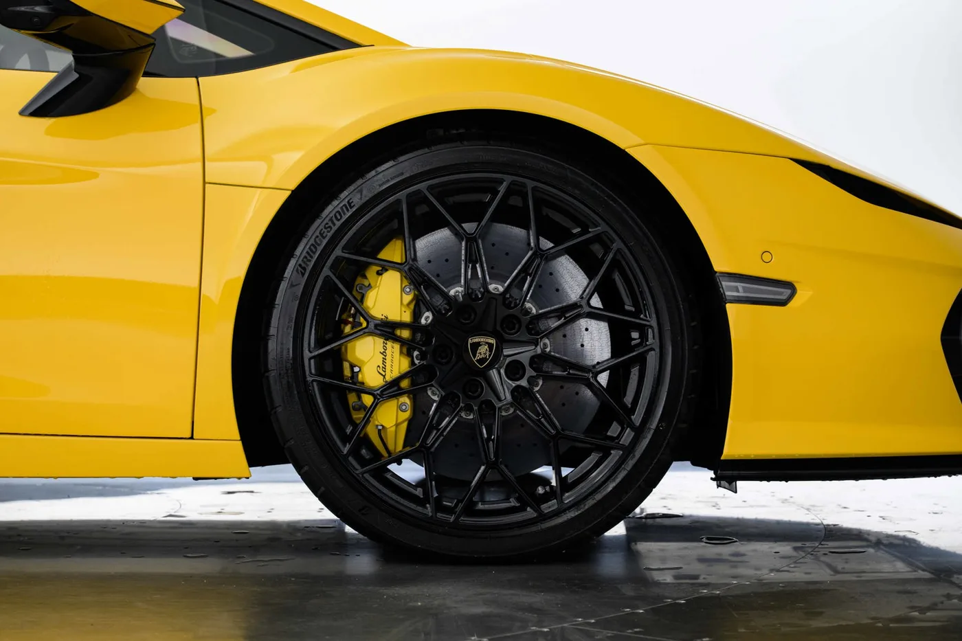 2026 Lamborghini Temerario offered by a franchised dealer group in London, United Kingdom, photo 9 of 20
