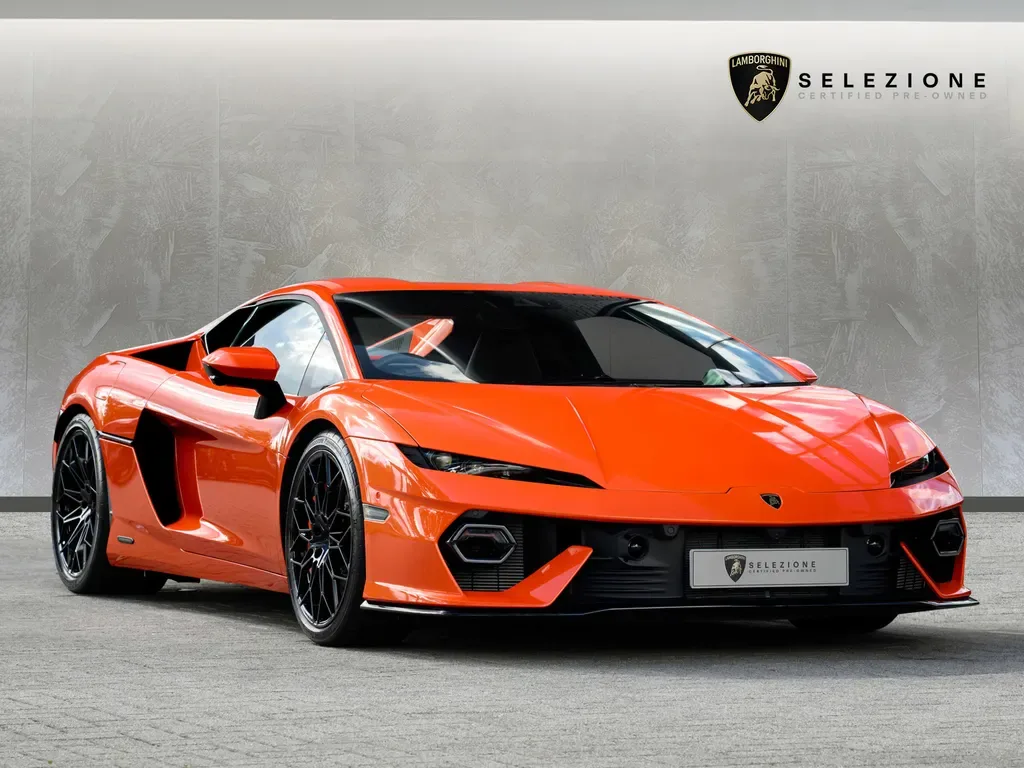 2026 Lamborghini Temerario proposée par un groupe de concessions agréées à Hatfield, Royaume-Uni, photo principale