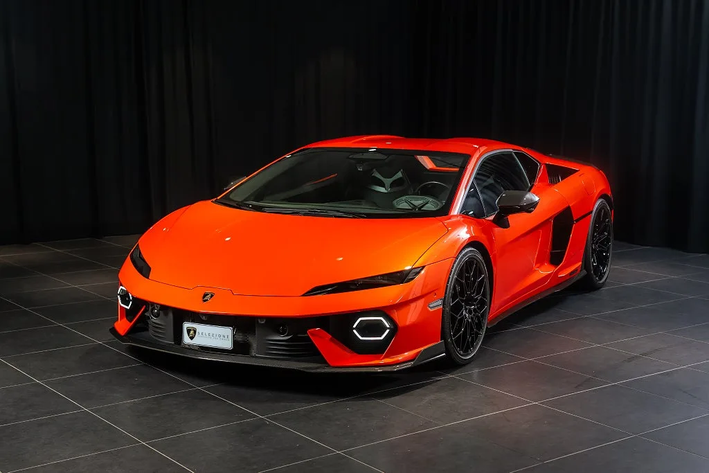 2026 Lamborghini Temerario offered by an authorised dealer in Arlöv, Sweden, main photo