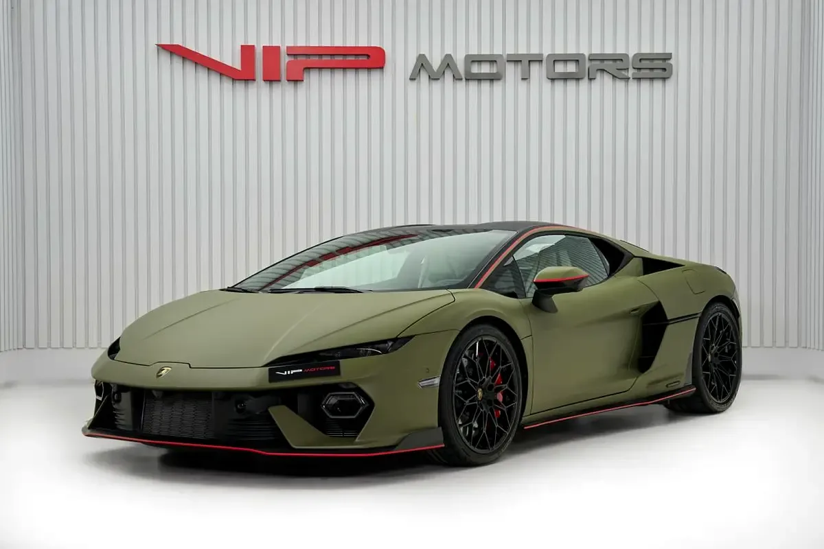 2026 Lamborghini Temerario en un concesionario especializado de Dubái, Emiratos Árabes Unidos, foto principal