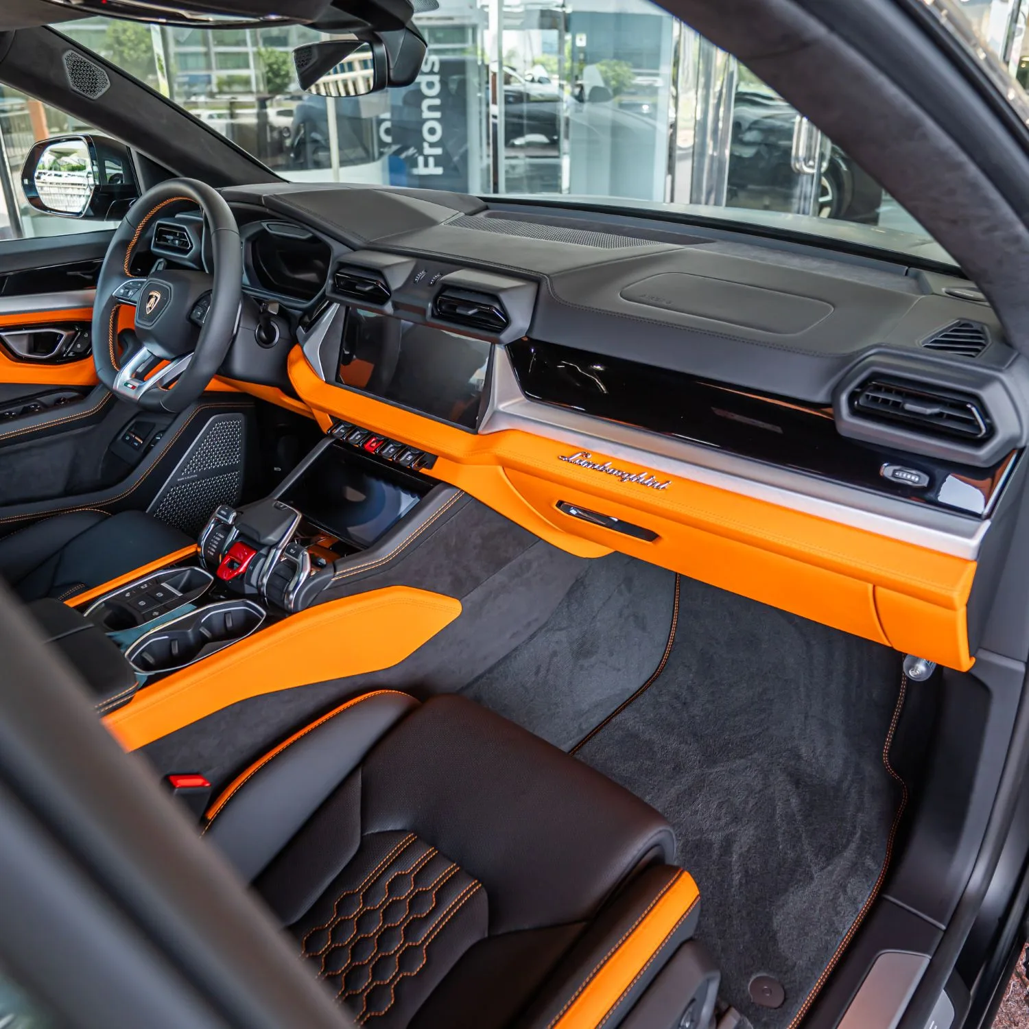 2026 Lamborghini Urus SE offered by a specialist dealer in Dubai, United Arab Emirates, photo 17 of 24