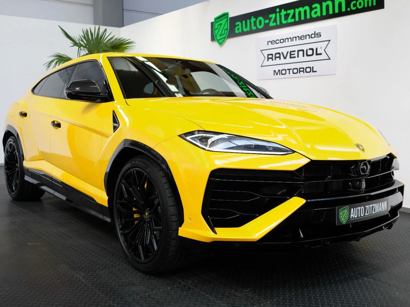 2026 Lamborghini Urus SE proposé par un spécialiste de la supercar à Nuremberg, Allemagne, photo principale