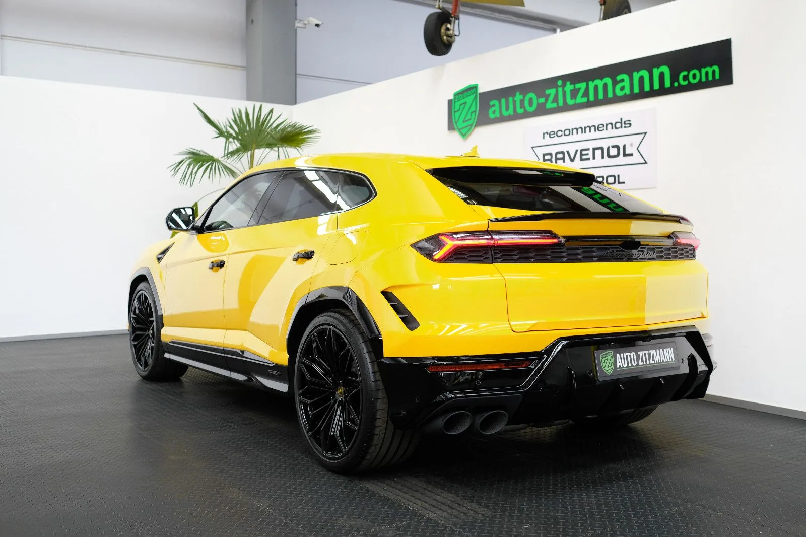 2026 Lamborghini Urus SE, 2/29