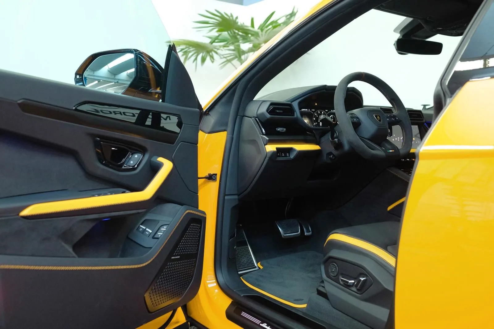 2026 Lamborghini Urus SE, 7/29