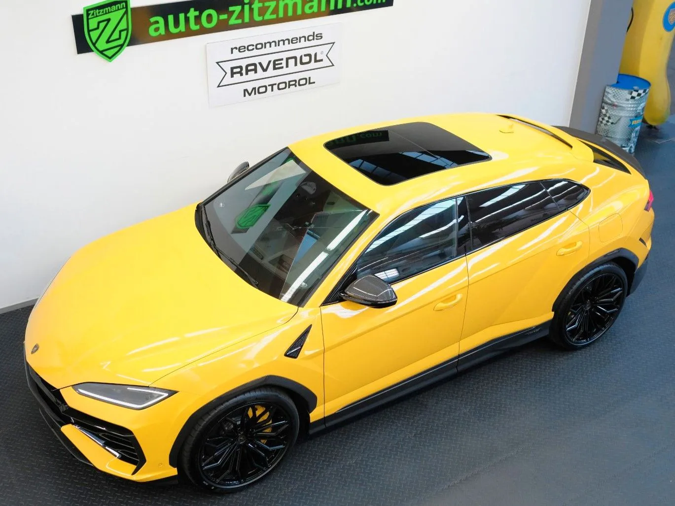2026 Lamborghini Urus SE, 2/30