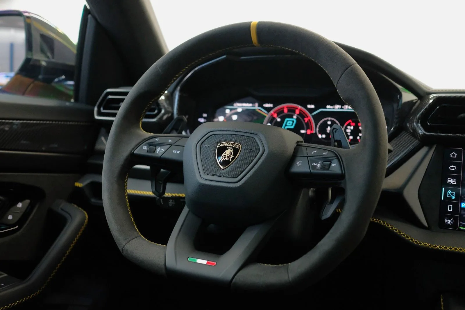 2026 Lamborghini Urus SE, 14/30