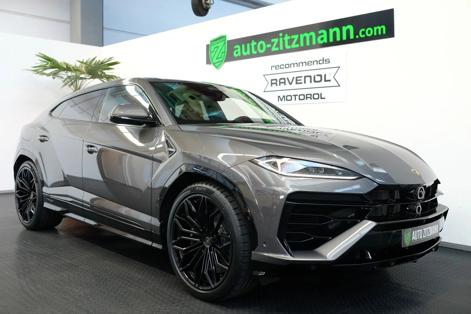 2026 Lamborghini Urus SE angeboten von einem Supersportwagenhändler in Nürnberg, Deutschland, Hauptfoto