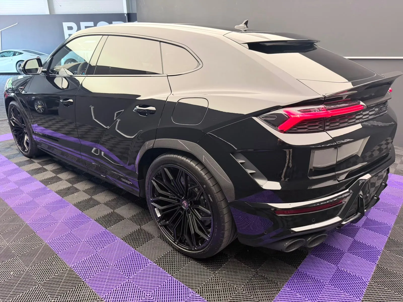 2026 Lamborghini Urus SE, 5/29
