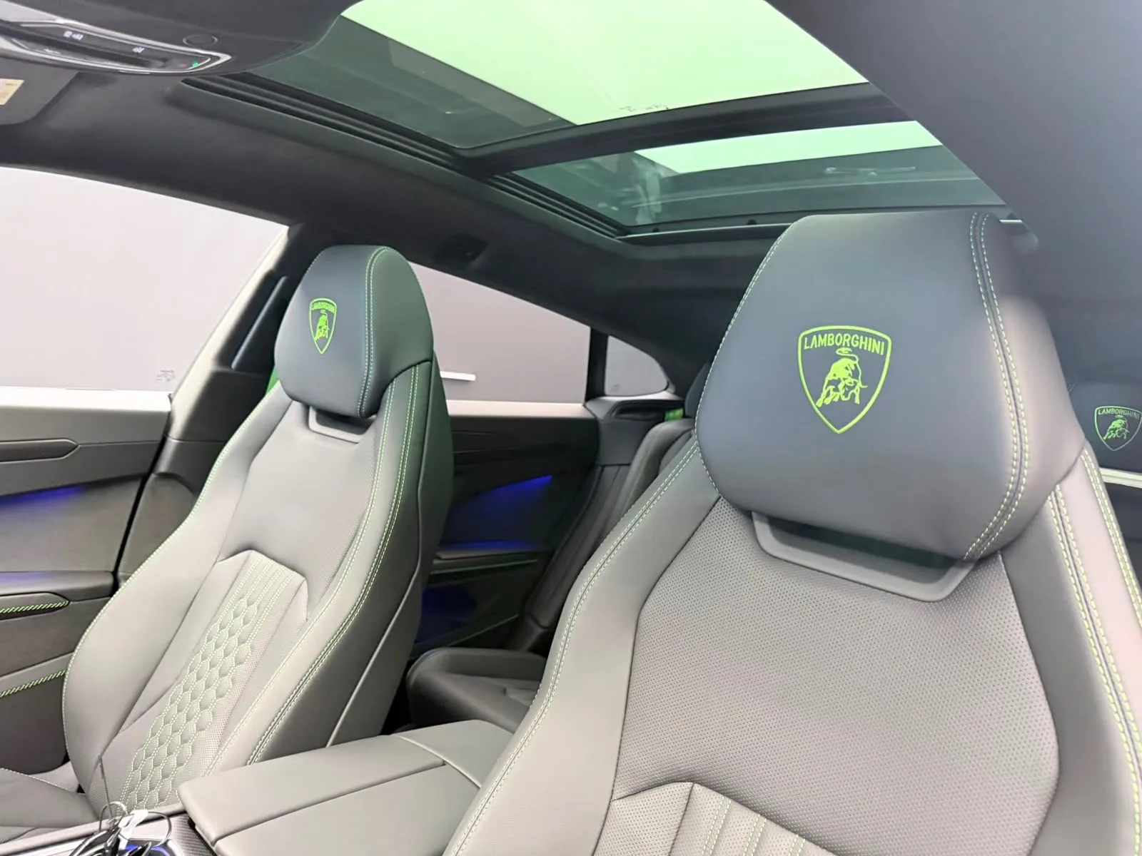 2026 Lamborghini Urus SE, 14/29