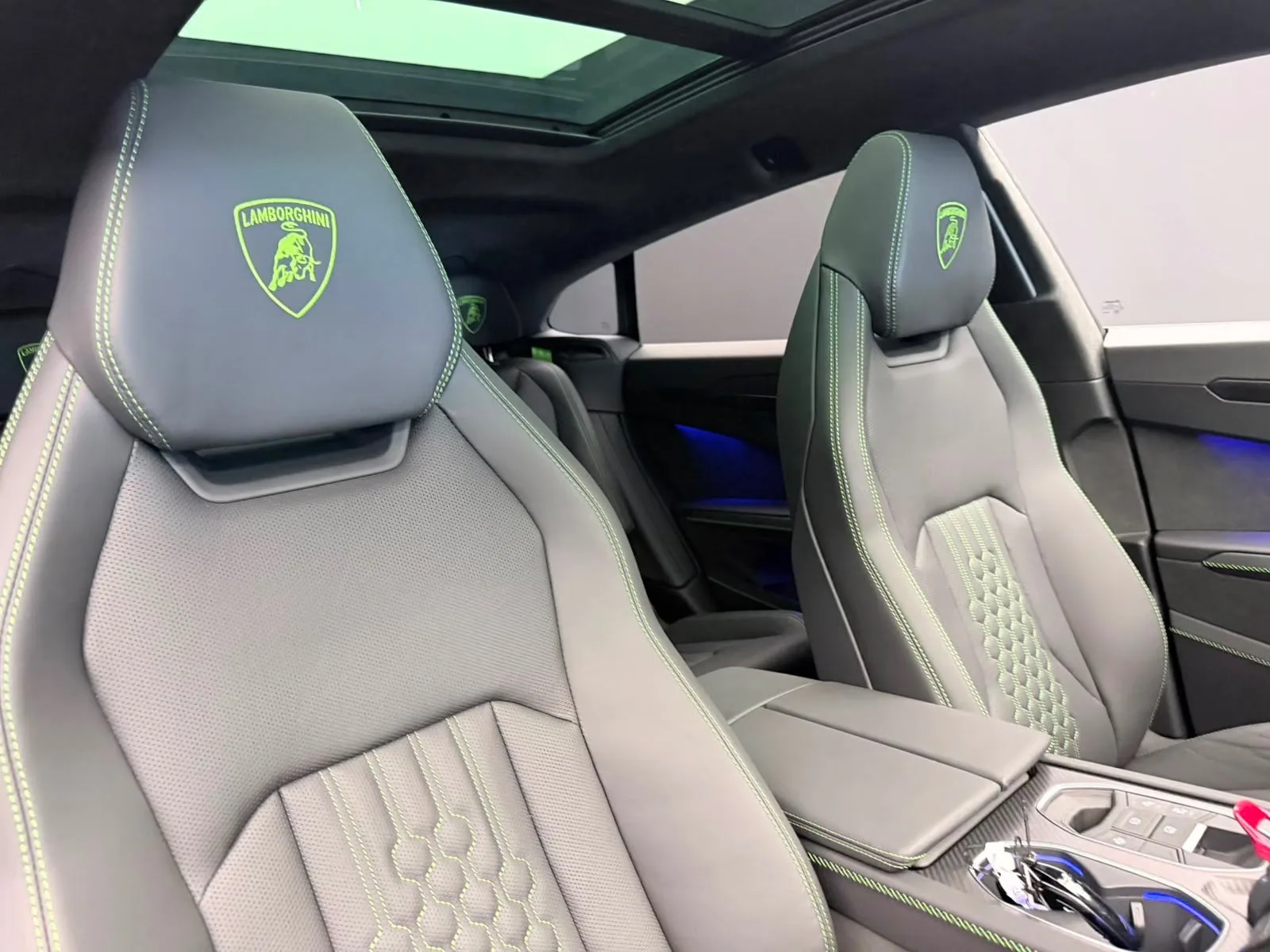 2026 Lamborghini Urus SE, 17/29