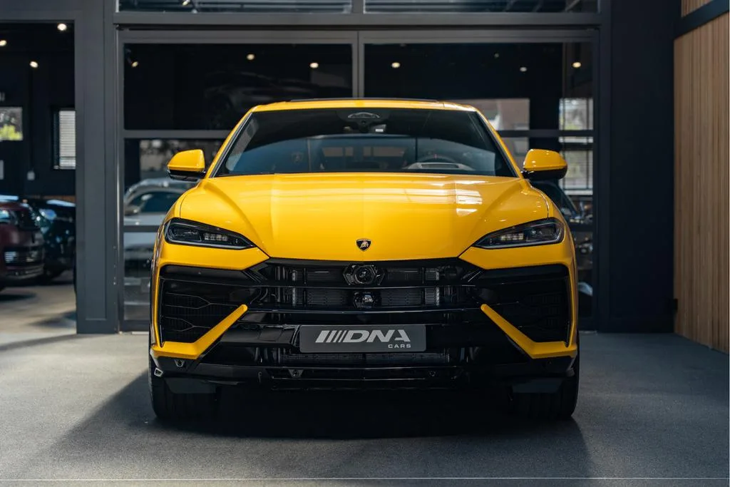 2026 Lamborghini Urus SE, 2/30