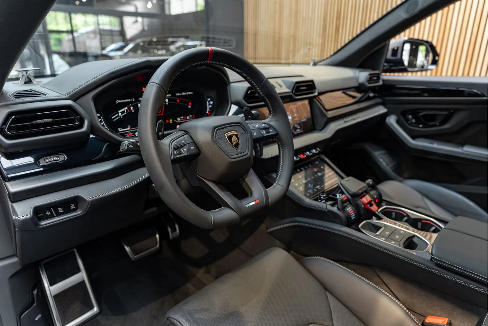 2026 Lamborghini Urus SE, 6/30