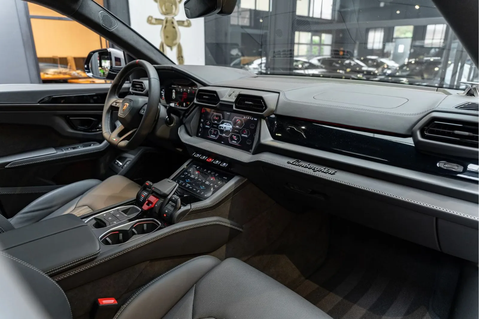 2026 Lamborghini Urus SE, 8/30