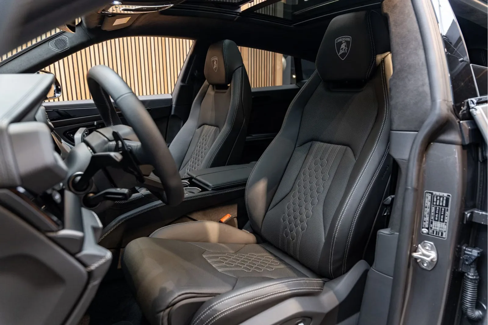 2026 Lamborghini Urus SE, 9/30