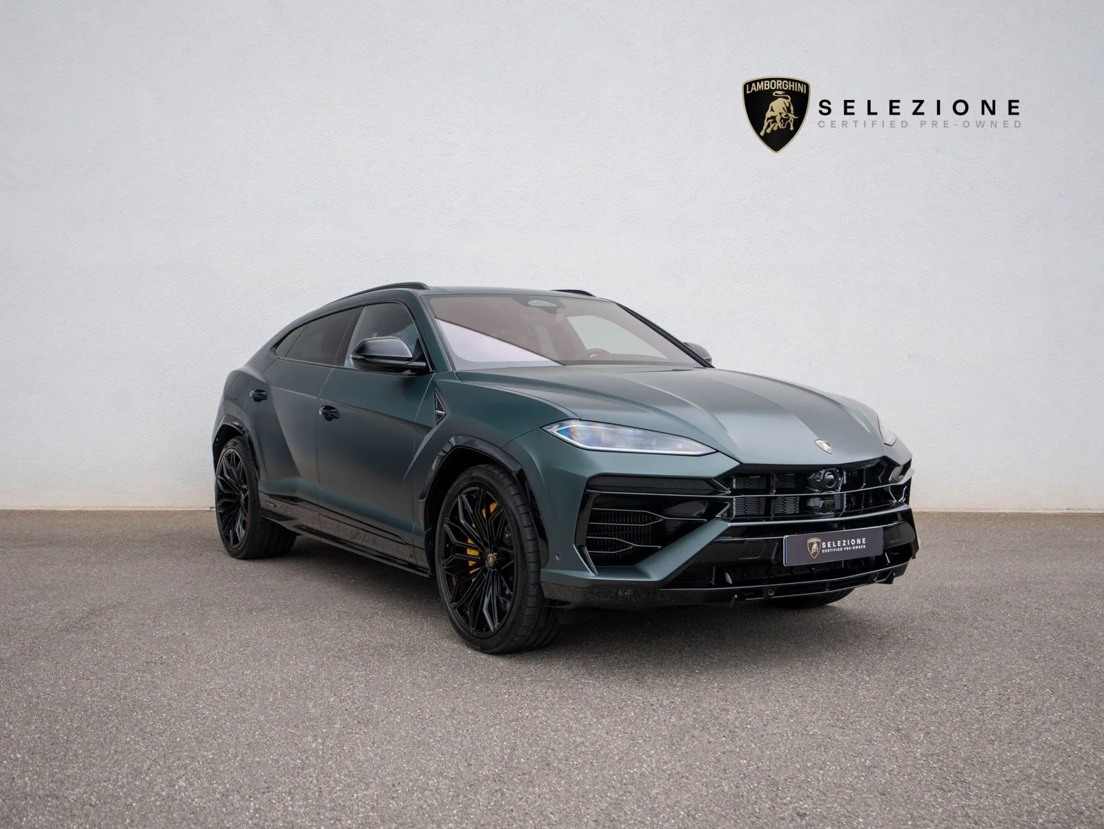 2026 Lamborghini Urus SE proposée par un concessionnaire spécialisé à Singen, Allemagne, photo principale