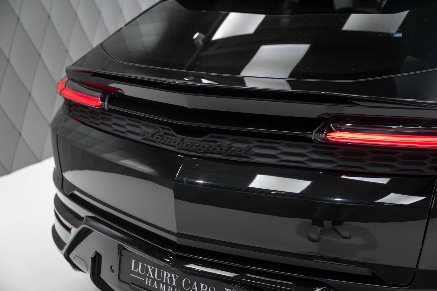 2026 Lamborghini Urus SE angeboten von einem Supersportwagenhändler in Schenefeld, Deutschland, Foto 9 von 12