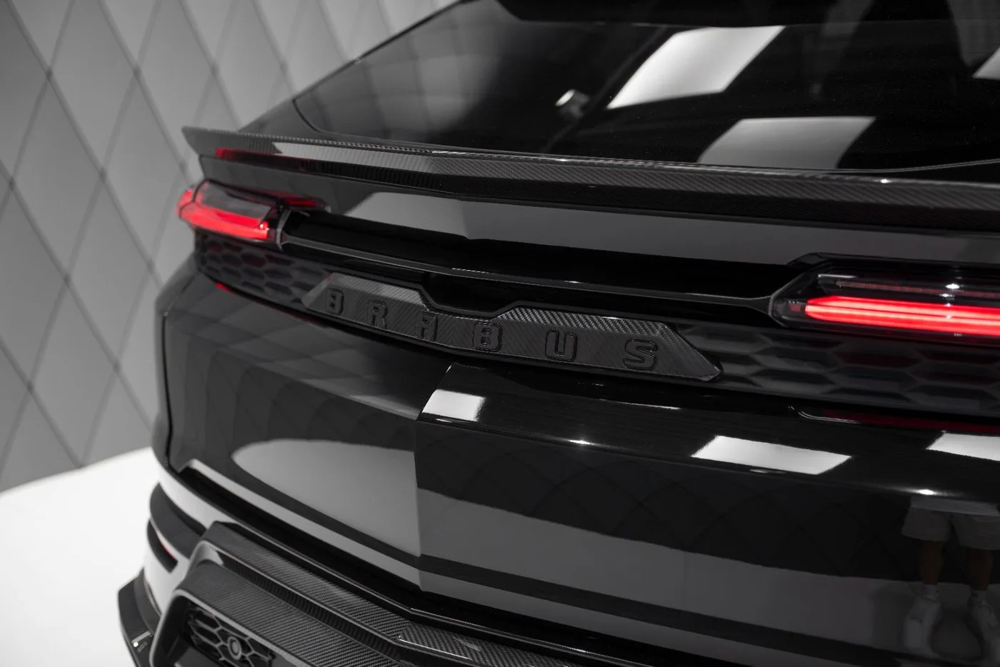 2026 Lamborghini Urus SE angeboten von einem Supersportwagenhändler in Schenefeld, Deutschland, Foto 9 von 25