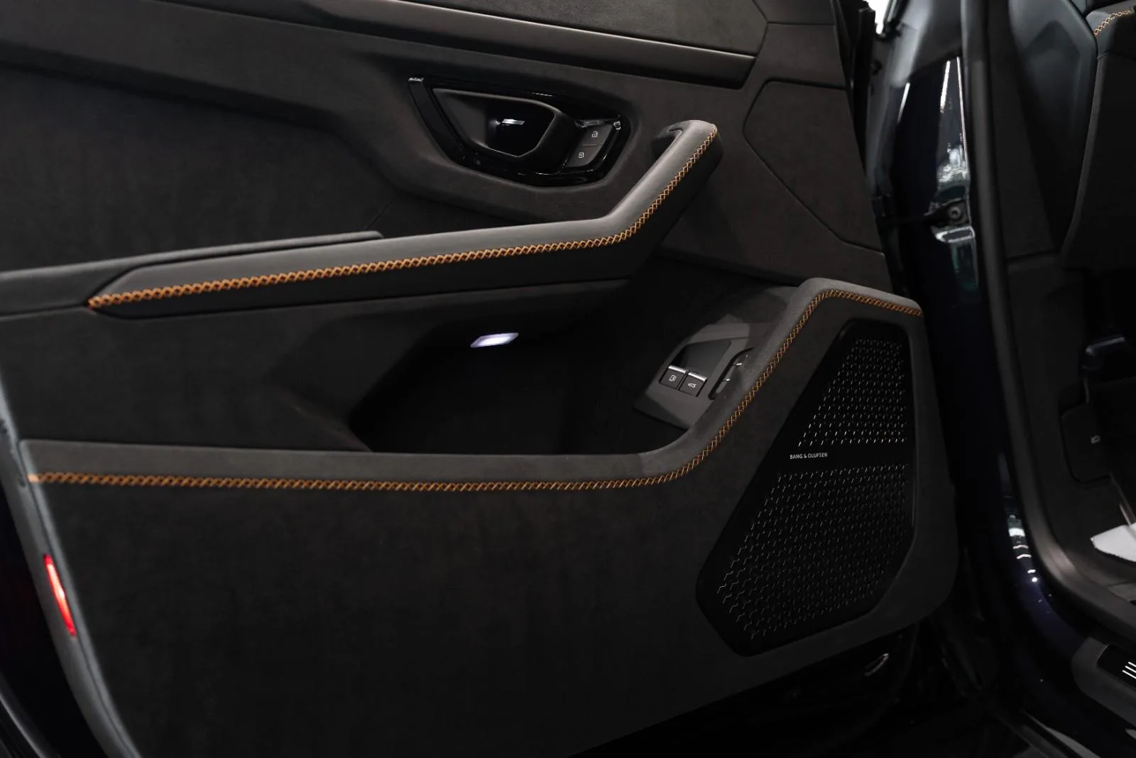 2026 Lamborghini Urus SE, 17/19