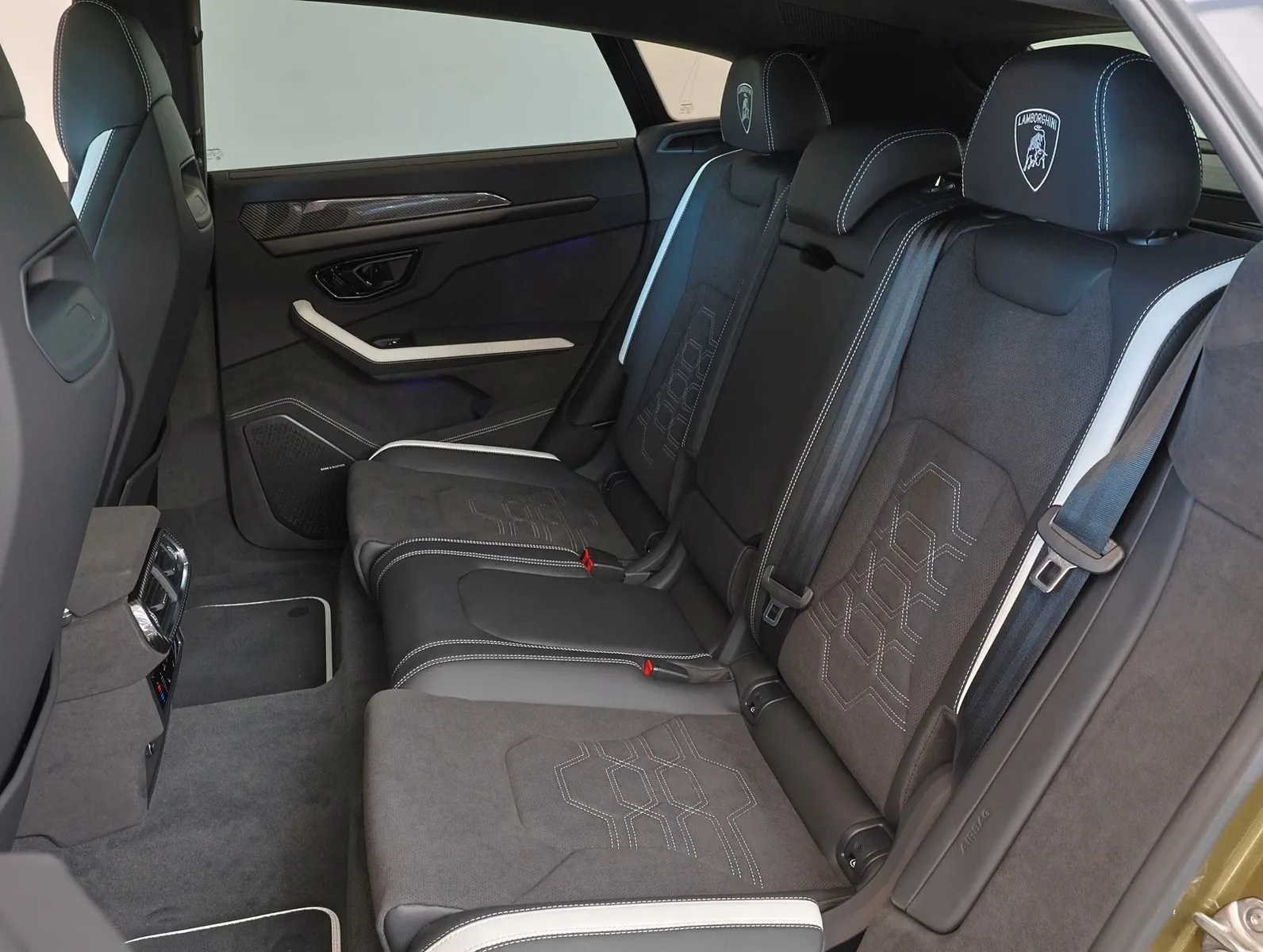 2026 Lamborghini Urus SE, 8/24