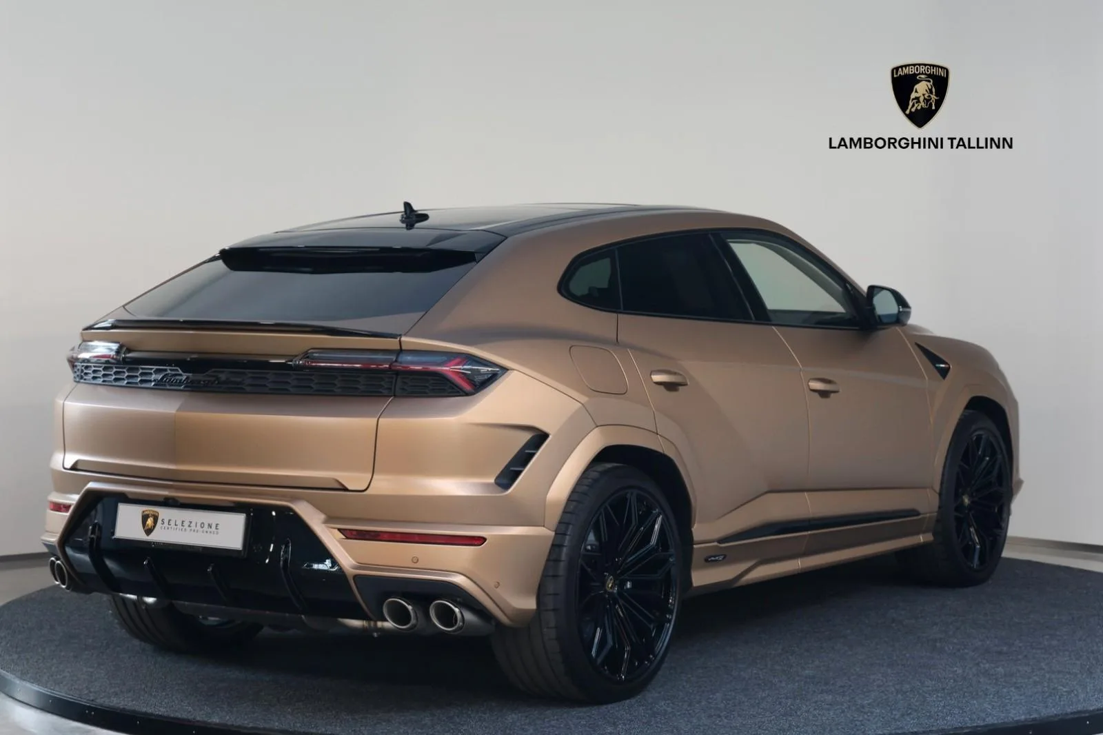 2026 Lamborghini Urus SE, 2/26