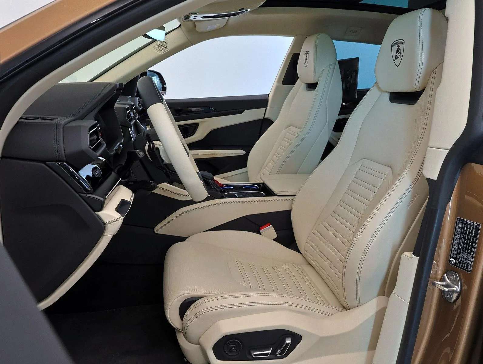 2026 Lamborghini Urus SE, 7/26