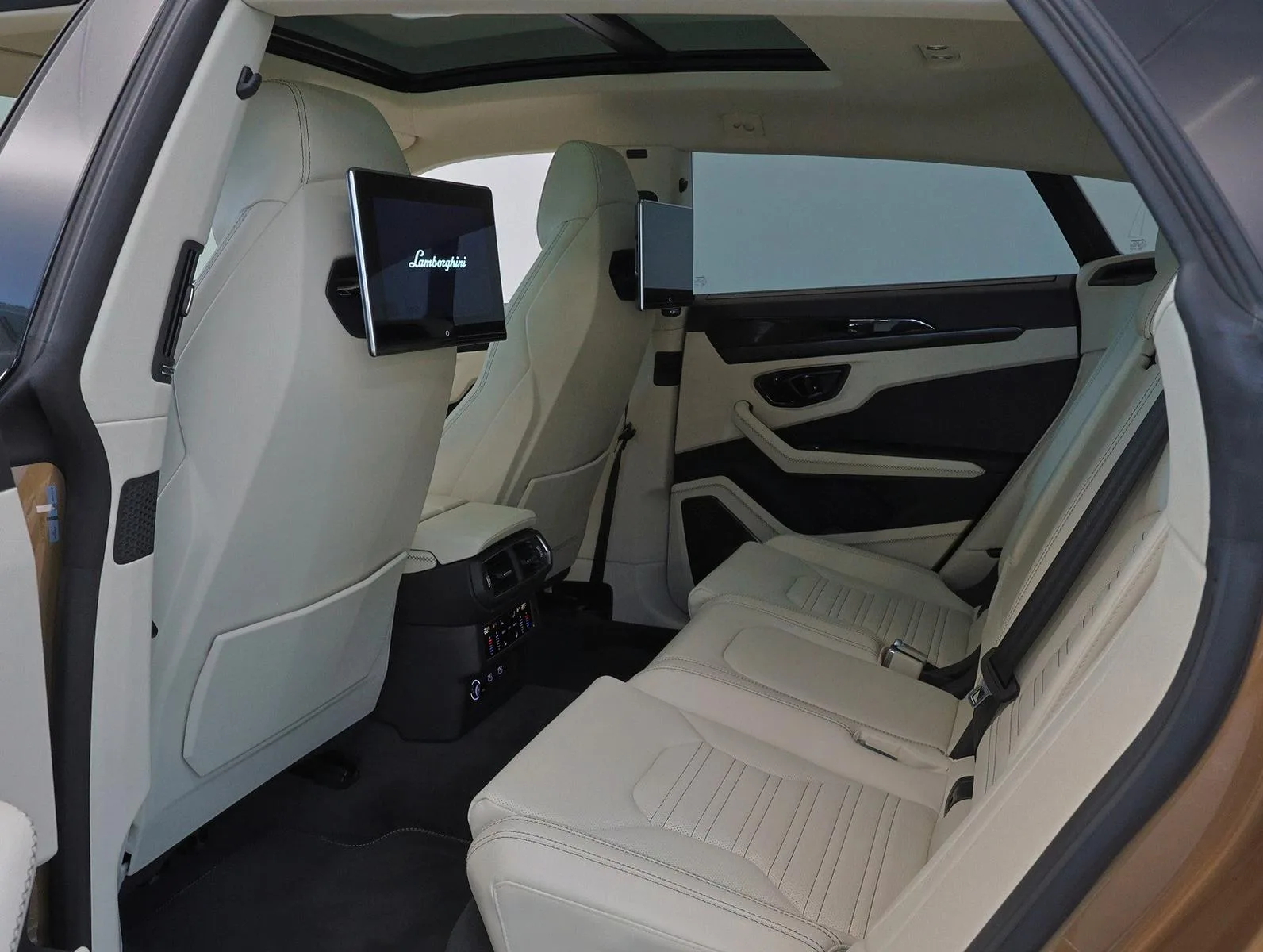2026 Lamborghini Urus SE, 8/26