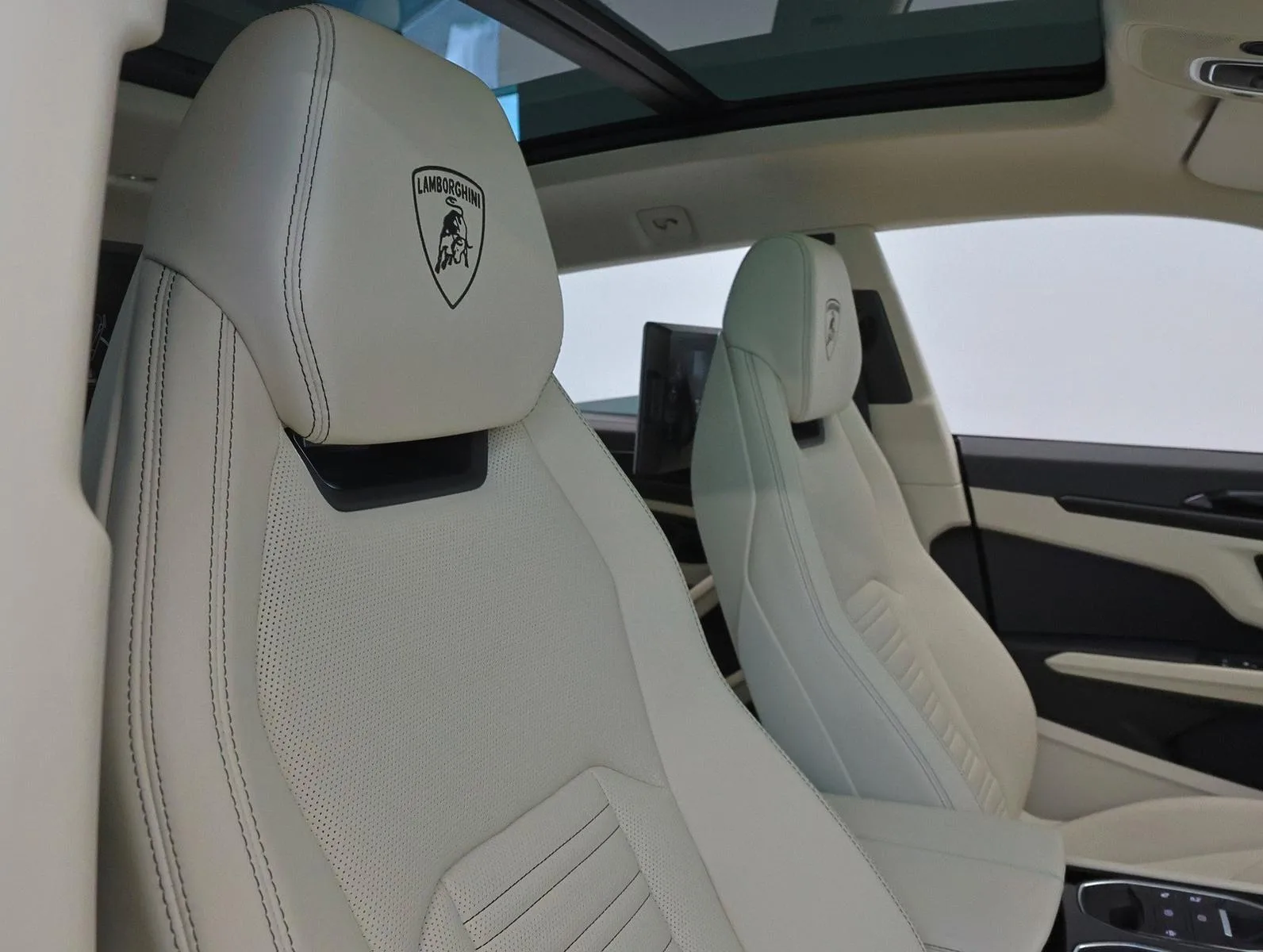 2026 Lamborghini Urus SE, 11/26