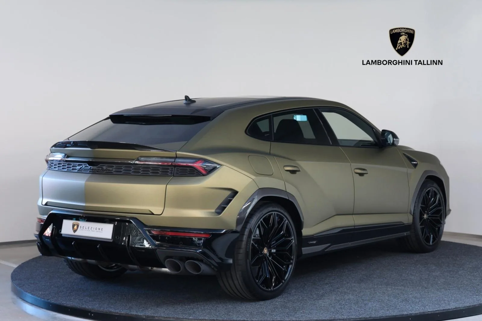 2026 Lamborghini Urus SE, 2/27