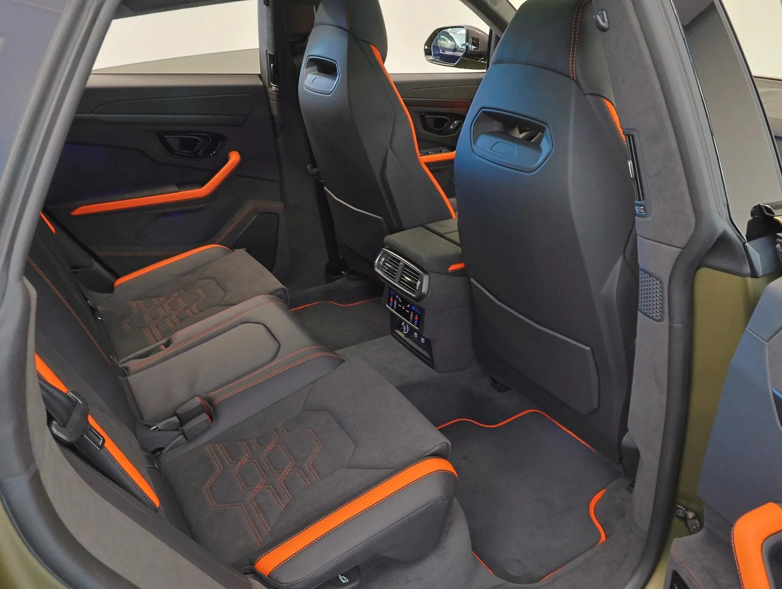 2026 Lamborghini Urus SE, 12/27