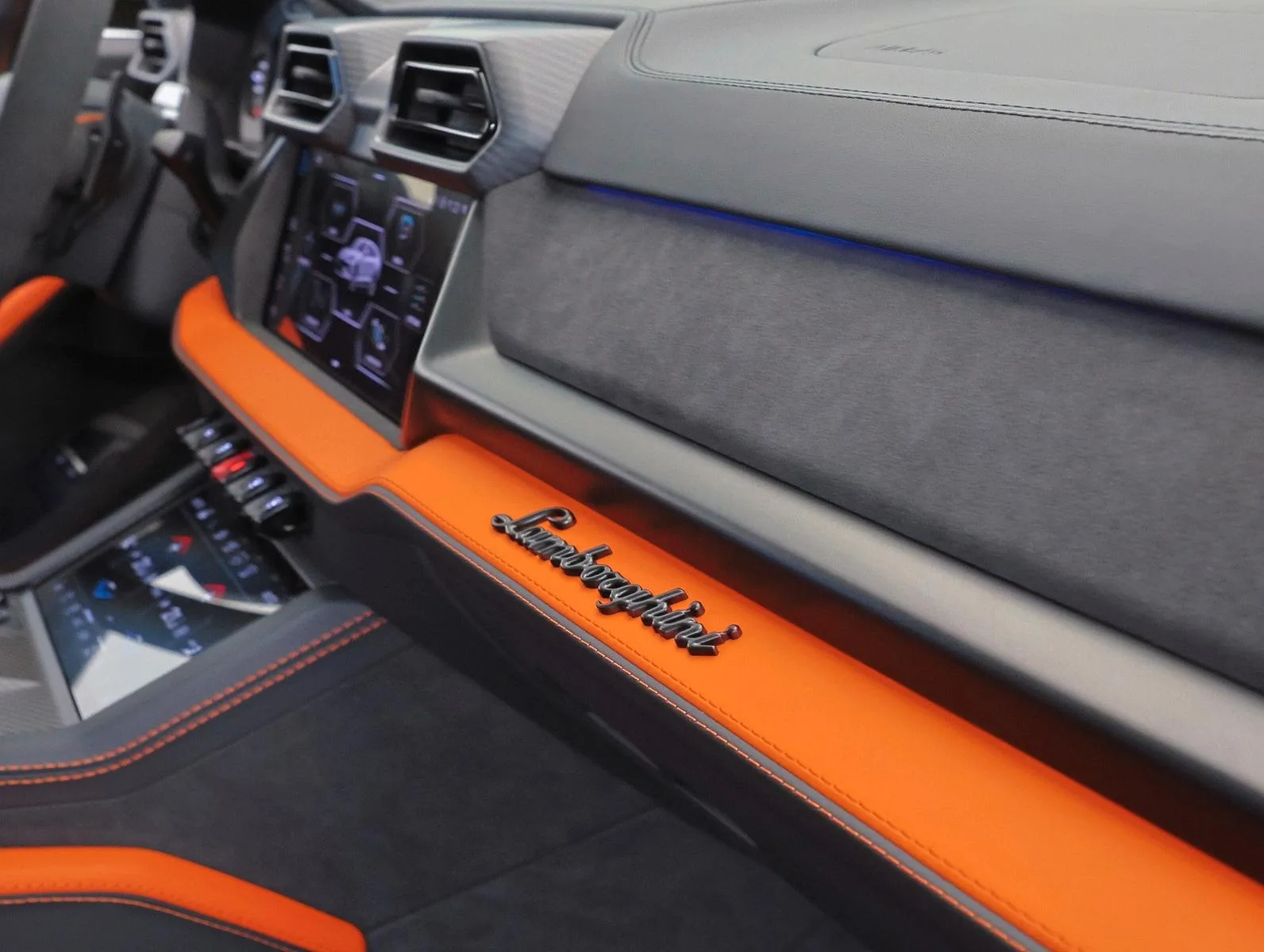 2026 Lamborghini Urus SE, 14/27