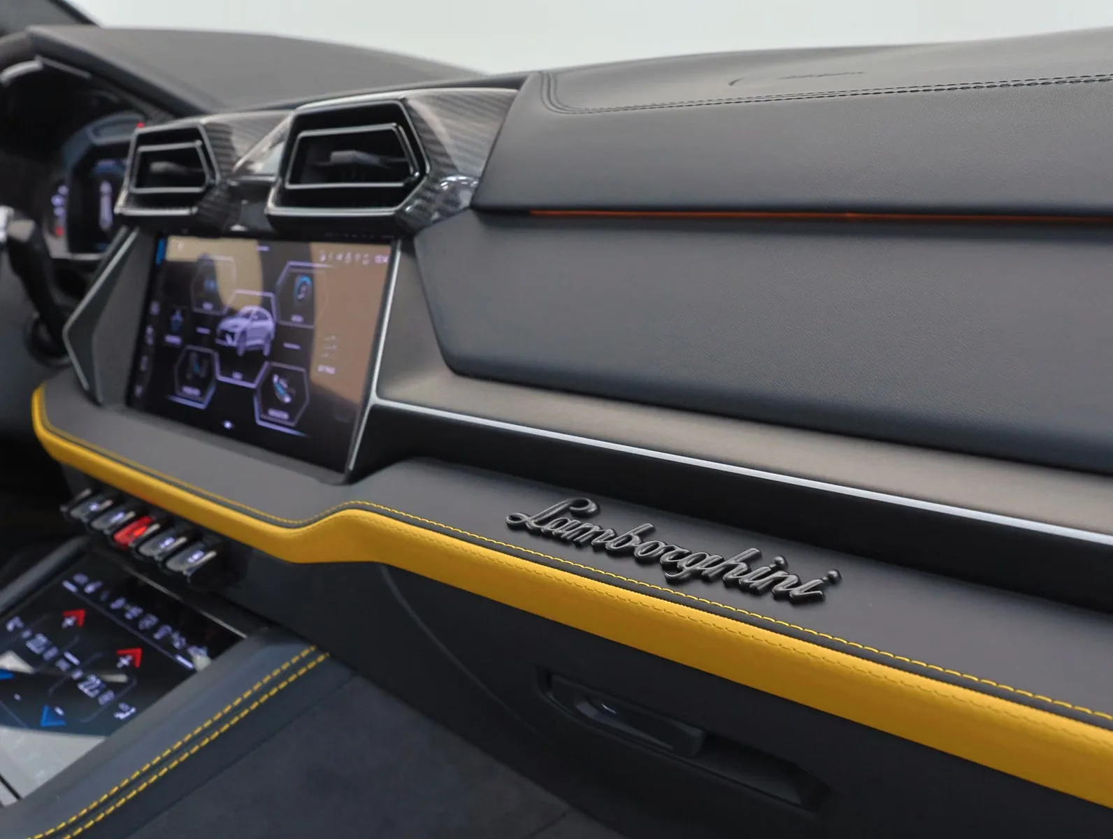 2026 Lamborghini Urus SE, 13/25