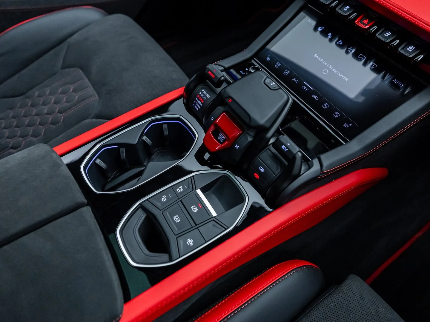 2026 Lamborghini Urus SE, 2/30
