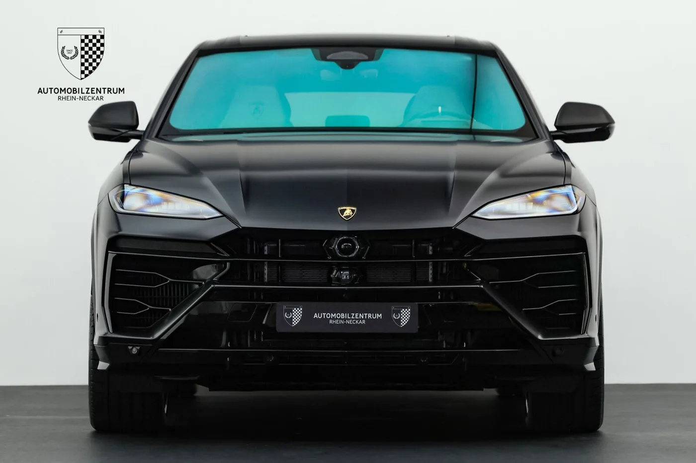 2026 Lamborghini Urus SE proposée par un spécialiste de la supercar à Viernheim, Allemagne, photo 2 sur 25