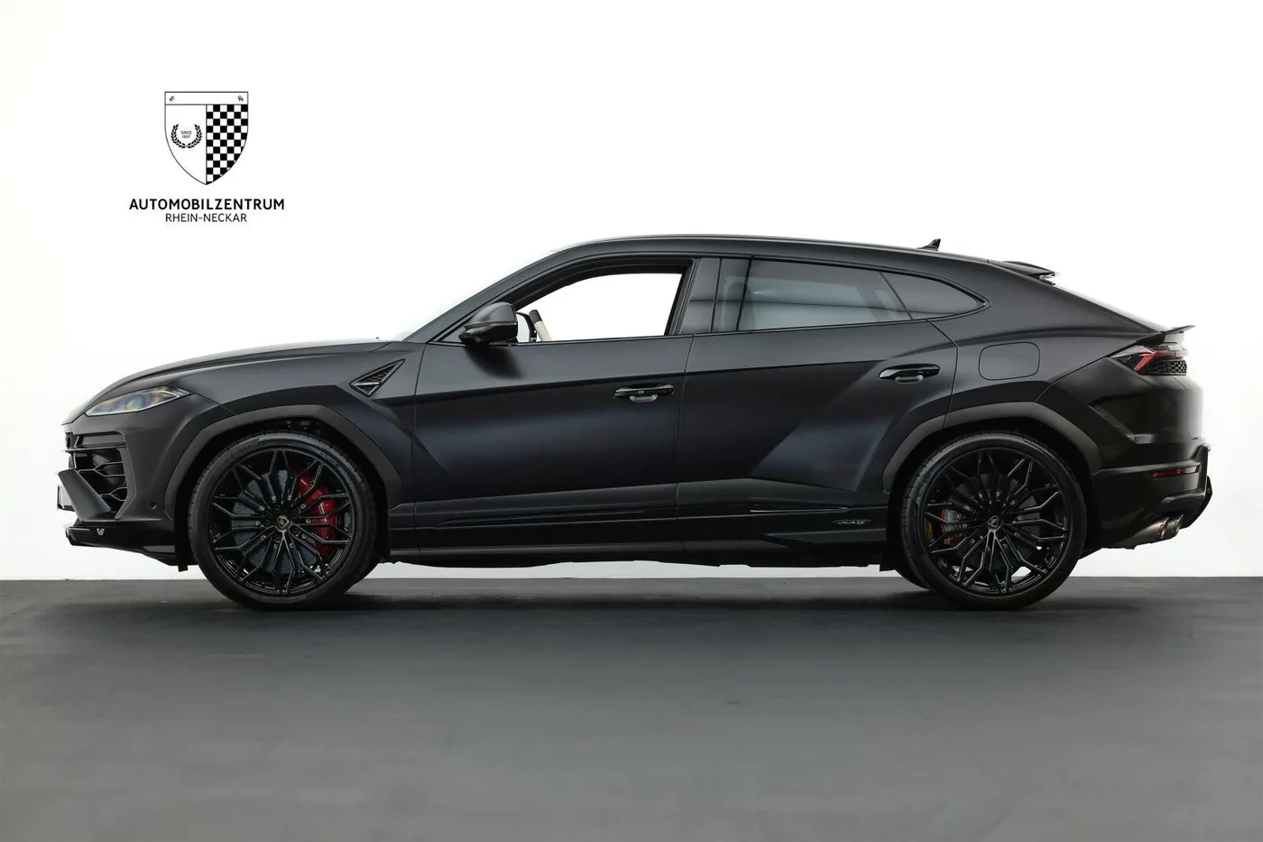 2026 Lamborghini Urus SE proposée par un spécialiste de la supercar à Viernheim, Allemagne, photo 4 sur 25